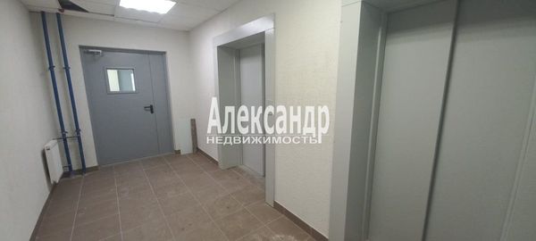Продам однокомнатную (1-комн.) квартиру, Заводская ул, 18к2, Янино-1 гп