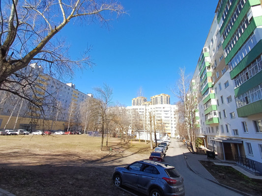 Продам трехкомнатную (3-комн.) квартиру, Братьев Касимовых ул, 40, Казань г