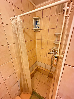 Продам комнату в 4-комн. квартире, Сары Садыковой ул, 20, Казань г