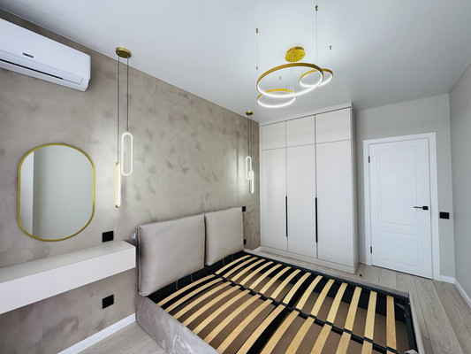 Продам трехкомнатную (3-комн.) квартиру, Красноармейская ул, 157в/83, Ростов-на-Дону г