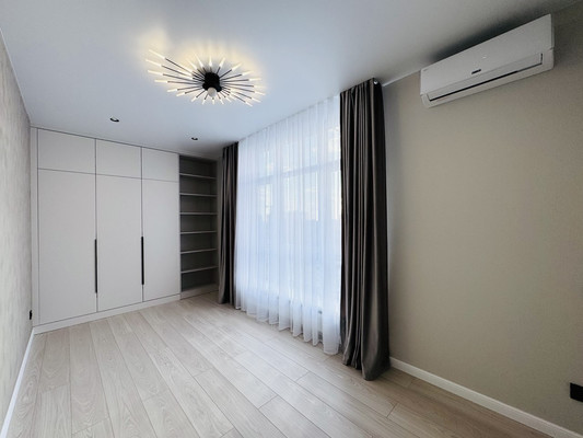 Продам трехкомнатную (3-комн.) квартиру, Красноармейская ул, 157в/83, Ростов-на-Дону г