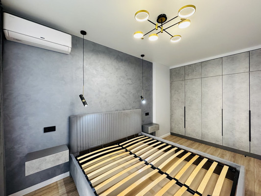 Продам трехкомнатную (3-комн.) квартиру, Красноармейская ул, 157в/83, Ростов-на-Дону г