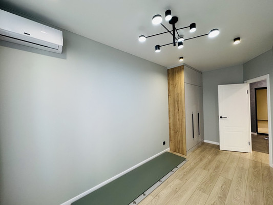 Продам трехкомнатную (3-комн.) квартиру, Красноармейская ул, 157в/83, Ростов-на-Дону г