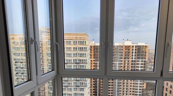 Продам однокомнатную (1-комн.) квартиру, им. Героя Георгия Бочарникова ул, 4к1, Краснодар г