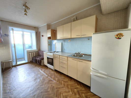Продам однокомнатную (1-комн.) квартиру, Коммунаров ул, 1/6, Казань г