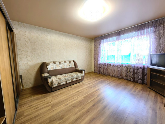 Продам однокомнатную (1-комн.) квартиру, Коммунаров ул, 1/6, Казань г