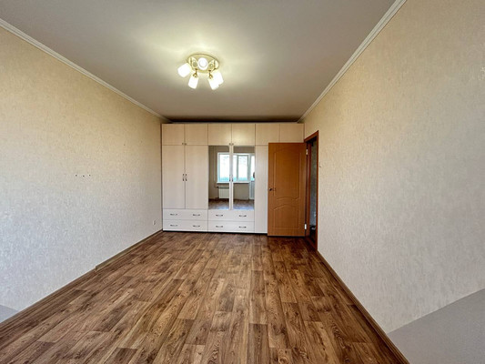 Продам однокомнатную (1-комн.) квартиру, 60 лет Октября ул, 19, Симферополь г