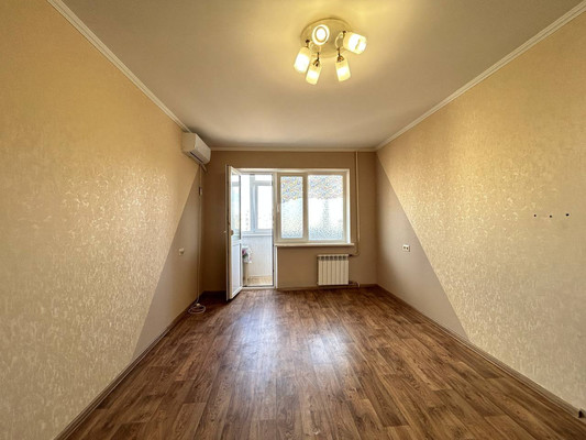 Продам однокомнатную (1-комн.) квартиру, 60 лет Октября ул, 19, Симферополь г