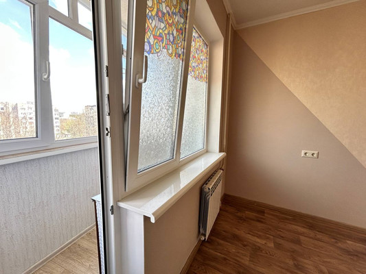 Продам однокомнатную (1-комн.) квартиру, 60 лет Октября ул, 19, Симферополь г