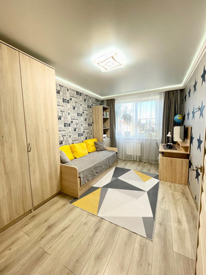 Продам трехкомнатную (3-комн.) квартиру, Тибетская ул, 1Б, Ростов-на-Дону г