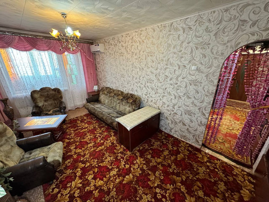 Продам трехкомнатную (3-комн.) квартиру, Ленина пр-кт, 85к4, Комсомольск-на-Амуре г