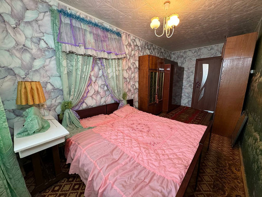 Продам трехкомнатную (3-комн.) квартиру, Ленина пр-кт, 85к4, Комсомольск-на-Амуре г