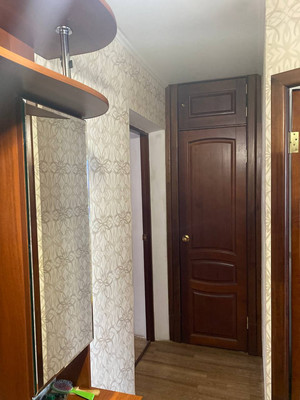 Продам двухкомнатную (2-комн.) квартиру, 35-й мкр, 7, Октябрьский г