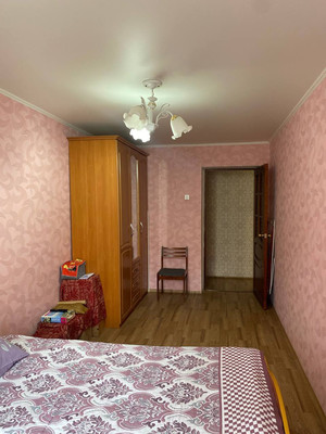 Продам двухкомнатную (2-комн.) квартиру, 35-й мкр, 7, Октябрьский г