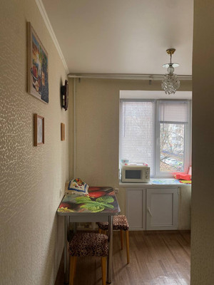 Продам двухкомнатную (2-комн.) квартиру, 35-й мкр, 7, Октябрьский г