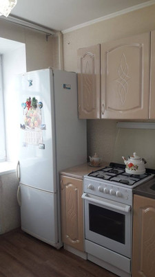 Продам двухкомнатную (2-комн.) квартиру, 35-й мкр, 7, Октябрьский г