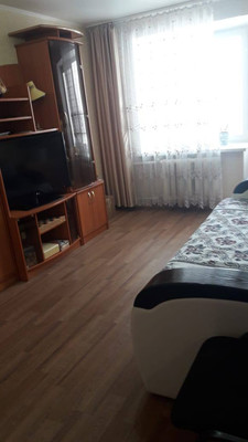 Продам двухкомнатную (2-комн.) квартиру, 35-й мкр, 7, Октябрьский г