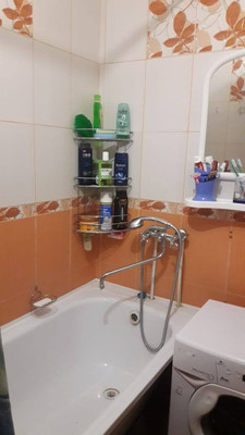 Продам двухкомнатную (2-комн.) квартиру, 35-й мкр, 7, Октябрьский г