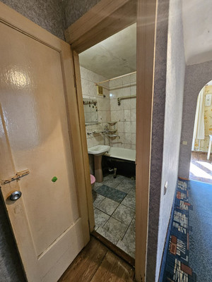 Продам двухкомнатную (2-комн.) квартиру, Гагарина ул, 115, Казань г