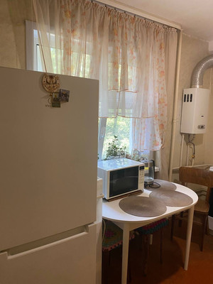 Продам двухкомнатную (2-комн.) квартиру, Морозова ул, 10, Сыктывкар г