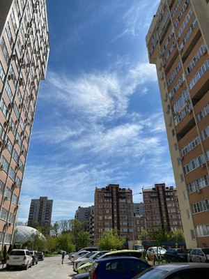 Продам двухкомнатную (2-комн.) квартиру, Домбайская ул, 10/1к1, Краснодар г