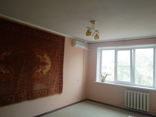 Продам трехкомнатную (3-комн.) квартиру, Строителей пр-кт, 8Б, Волгодонск г