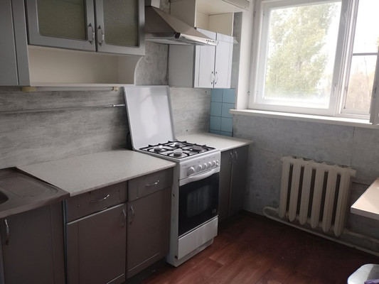 Продам трехкомнатную (3-комн.) квартиру, Строителей пр-кт, 8Б, Волгодонск г