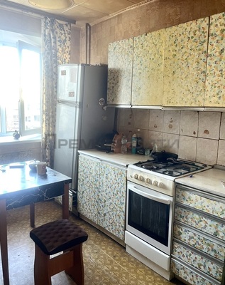 Продам трехкомнатную (3-комн.) квартиру, Окружная ул, 2, Калуга г