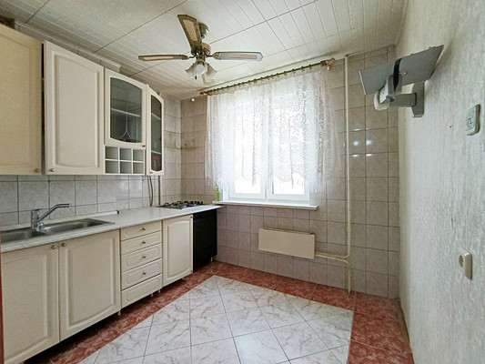 Продам трехкомнатную (3-комн.) квартиру, 10, Сватково с