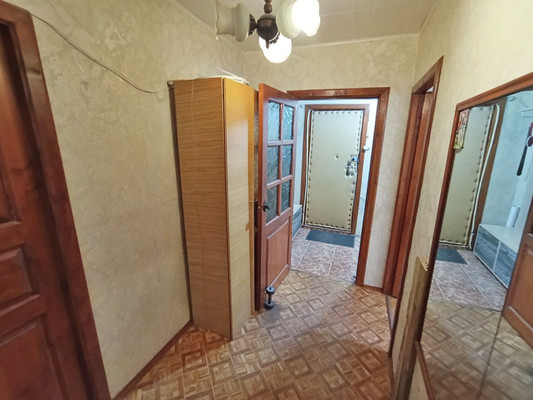 Продам трехкомнатную (3-комн.) квартиру, 10, Сватково с