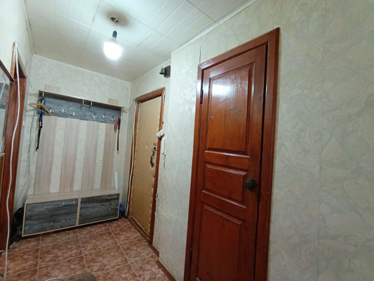 Продам трехкомнатную (3-комн.) квартиру, 10, Сватково с