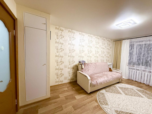 Продам двухкомнатную (2-комн.) квартиру, Ленинградская ул, 15, Воткинск г