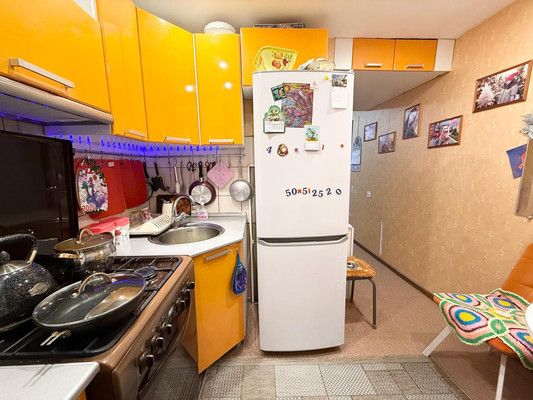 Продам двухкомнатную (2-комн.) квартиру, Ленинградская ул, 15, Воткинск г