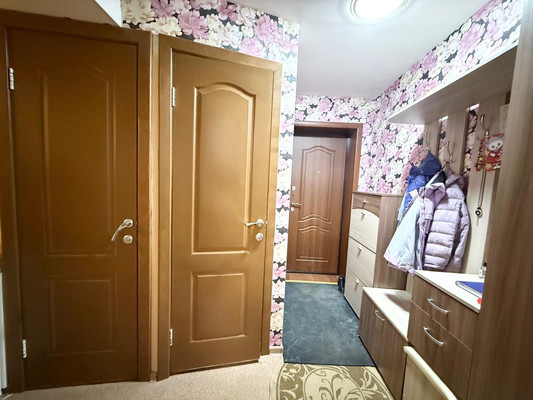 Продам двухкомнатную (2-комн.) квартиру, Ленинградская ул, 15, Воткинск г