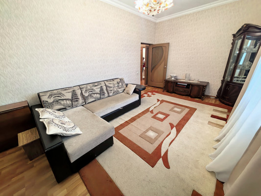 Продам трехкомнатную (3-комн.) квартиру, Ахохова ул, 151, Нальчик г