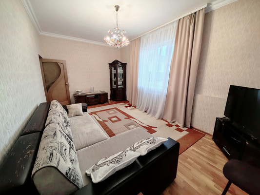 Продам трехкомнатную (3-комн.) квартиру, Ахохова ул, 151, Нальчик г