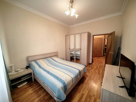 Продам трехкомнатную (3-комн.) квартиру, Ахохова ул, 151, Нальчик г