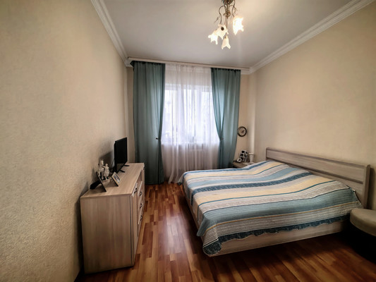 Продам трехкомнатную (3-комн.) квартиру, Ахохова ул, 151, Нальчик г