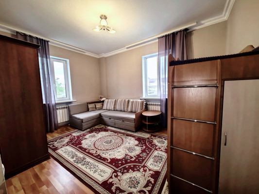 Продам трехкомнатную (3-комн.) квартиру, Ахохова ул, 151, Нальчик г