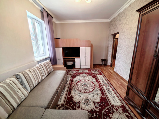 Продам трехкомнатную (3-комн.) квартиру, Ахохова ул, 151, Нальчик г