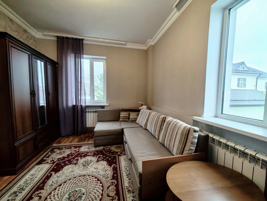 Продам трехкомнатную (3-комн.) квартиру, Ахохова ул, 151, Нальчик г