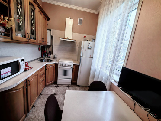 Продам трехкомнатную (3-комн.) квартиру, Ахохова ул, 151, Нальчик г