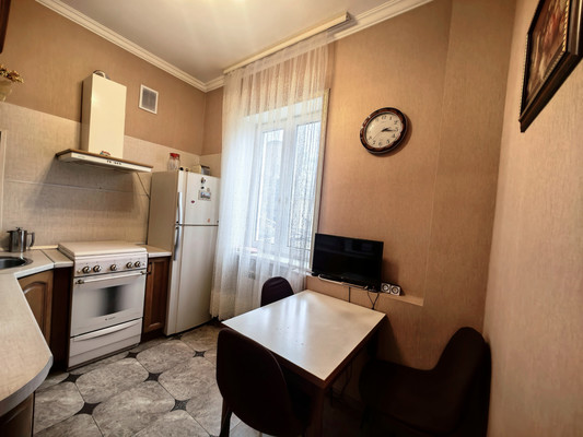 Продам трехкомнатную (3-комн.) квартиру, Ахохова ул, 151, Нальчик г