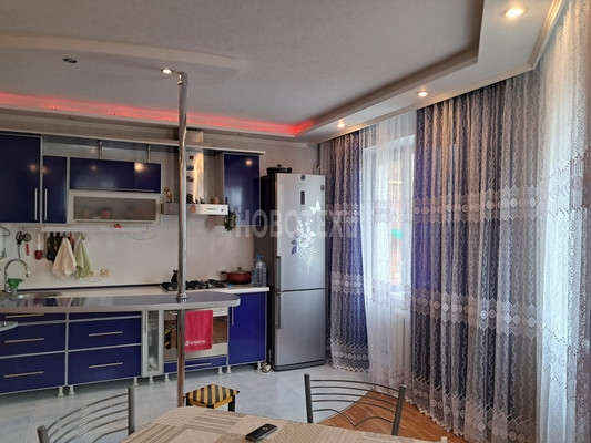 Продам двухкомнатную (2-комн.) квартиру, Ленина ул, 232г, Горячий Ключ г