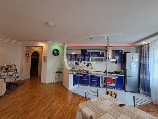 Продам двухкомнатную (2-комн.) квартиру, Ленина ул, 232г, Горячий Ключ г