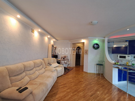 Продам двухкомнатную (2-комн.) квартиру, Ленина ул, 232г, Горячий Ключ г