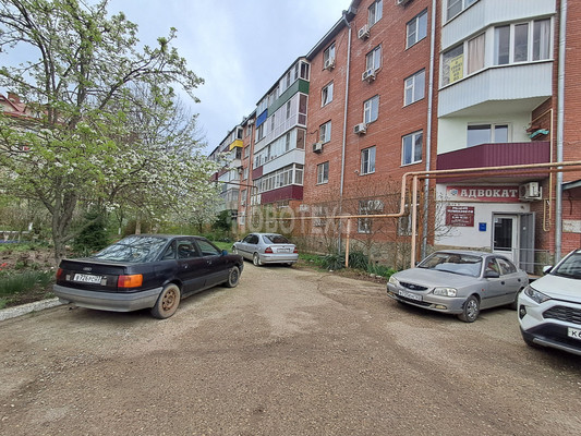 Продам двухкомнатную (2-комн.) квартиру, Ленина ул, 232г, Горячий Ключ г