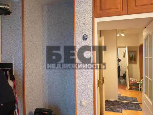 Продам однокомнатную (1-комн.) квартиру, Лавочкина ул, 50к2, Москва г