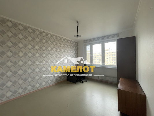 Продам трехкомнатную (3-комн.) квартиру, Сумской проезд, 12к3, Москва г