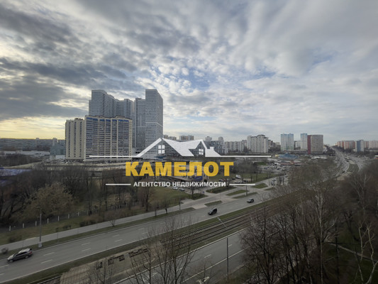 Продам трехкомнатную (3-комн.) квартиру, Сумской проезд, 12к3, Москва г